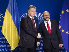 Порошенко призвал Шульца посодействовать в предоставлении Украине безвизового режима