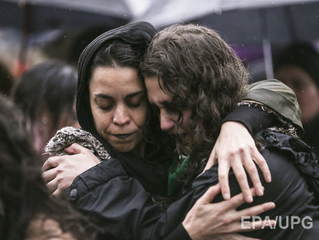 В Аргентине десятки тысяч женщин протестовали против сексуального насилия. Фоторепортаж