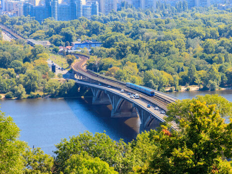 Власти Киева согласовали первый масштабный ремонт моста Метро с момента его введения в эксплуатацию в 1965 году
