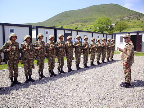 Азербайджан разместил в Нагорном Карабахе 20 воинских частей