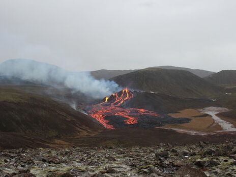 В Исландии продают участок, на котором в марте проснулся вулкан