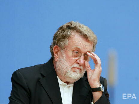 Немецкий профессор заявил, что вакцинированным от COVID-19, возможно, придется делать прививки по второму кругу