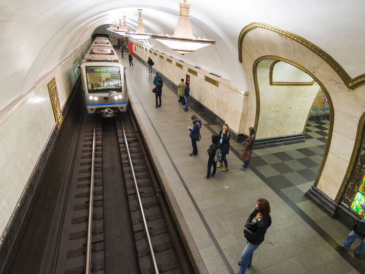 "Не уважают власть". Московское метро уволило десятки сотрудников из-за поддержки Навального
