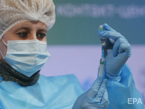 У неділю в Україні зробили 2 тис. щеплень проти коронавірусу, в одному регіоні вакцинації не проводили