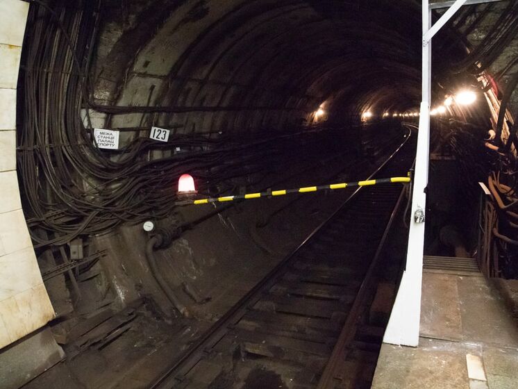 Киевское метро восстановило работу "красной ветки", ограниченную из-за падения пассажира под поезд