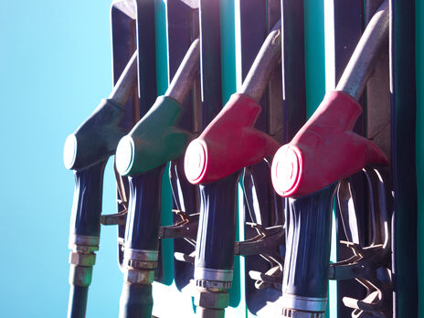 В Верховной Раде хотят проверить работу нелегальных заправок, сети АЗС 