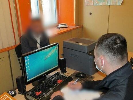 Полиция задержала мужчину, который сорвал флаг Украины с админздания в Киеве