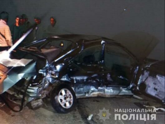 На трасі Київ – Одеса зіткнулося два автомобілі. Є загиблі