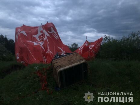 В Хмельницкой области упал воздушный шар, погиб человек