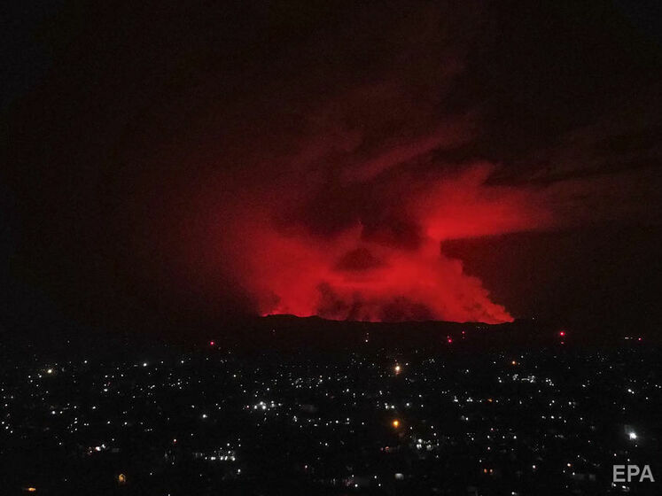 В ДР Конго начал извергаться один из самых активных вулканов в мире