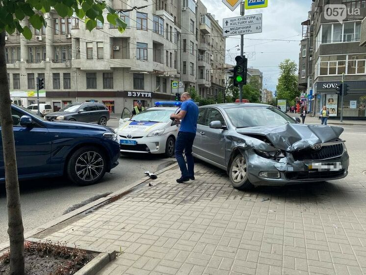 В центре Харькова столкнулись пять машин