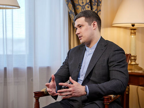 Вице-премьер Федоров: Мы первыми в мире приравняли электронные паспорта к бумажным. Apple уже патентует эту технологию