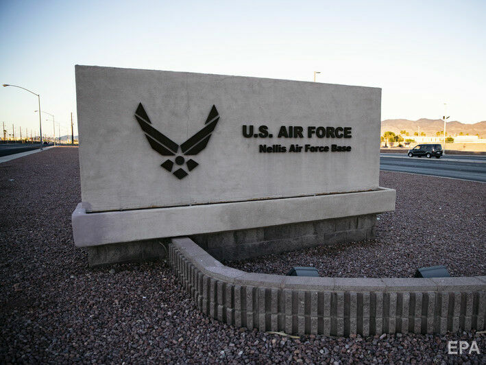 В США возле авиабазы ВВС разбился военный самолет
