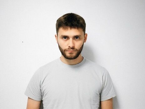 Из России нельзя полететь в Киев. Только через Стамбул и Минск. Но теперь нельзя в Стамбул. А в Минск можно, но из Минска нельзя никуда