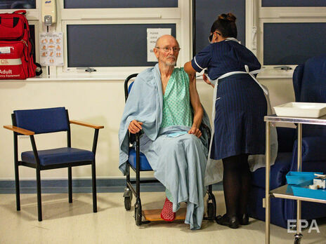 В Британии умер Уильям Шекспир, первый мужчина в мире, получивший прививку от COVID-19