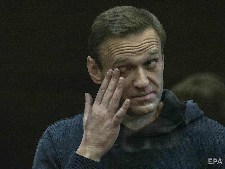 Навальний заявив, що в колонії отримував газети з вирізаними статтями