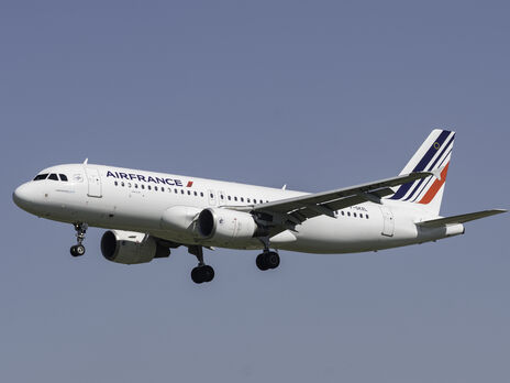 Air France скасувала рейс до Москви через відмову РФ пропустити літак у свій повітряний простір. Це пов'язують із рішенням компанії облітати Білорусь