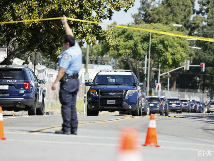 В результате стрельбы в Калифорнии погибло как минимум девять человек