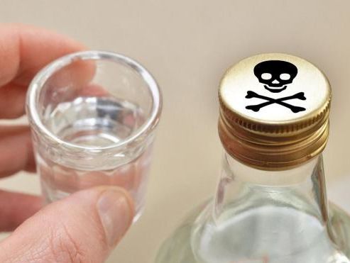 Госпотребслужба: Число умерших от отравления суррогатным алкоголем возросло до 66 человек 