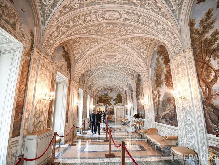 Апостольский дворец папы римского открыли для посетителей. Фоторепортаж