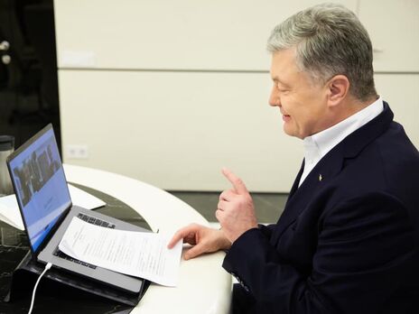 СБУ не вручила опубліковану повістку Порошенку, а вказаний у ній телефон не працює – адвокат