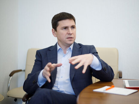 Подоляк: То, что опубликовано сегодня в СМИ, не является текстом законопроекта об олигархах