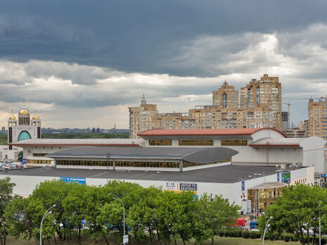 Международный выставочный центр находится в районе станции метро "Левобережная"