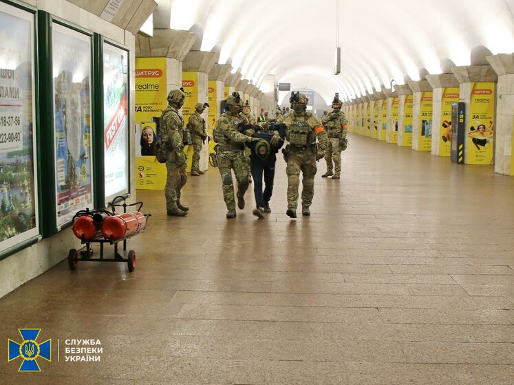 СБУ вночі провела в київському метро антитерористичні навчання. Відео