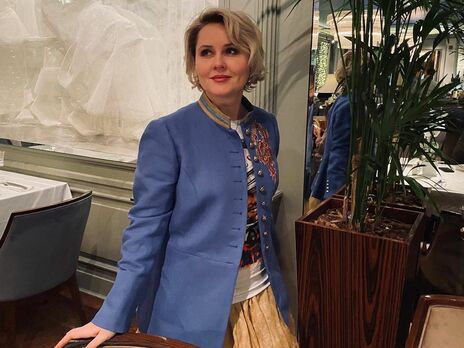 За інформатакою на COVID-вакцину від Pfizer стоїть росіянка, яка продюсувала передвиборчі ролики Путіна – ЗМІ