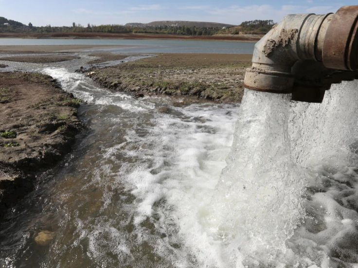 В Крыму российские военные проложили временный водопровод. Шойгу отчитался о "снятии водной блокады"