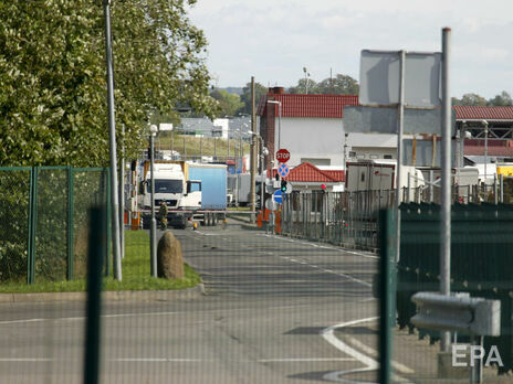 Власти Беларуси объявили, что временный вид на жительство за границей – 