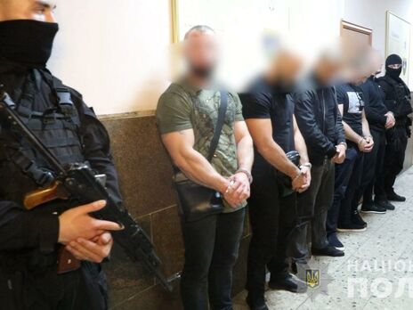 Десятки обысков и 60 экипажей. Полиция провела масштабную спецоперацию по разоблачению преступной группы в Закарпатье