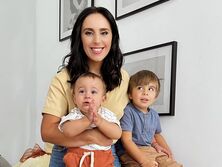 "У обоих мамины глаза". Джамала показала своих маленьких сыновей