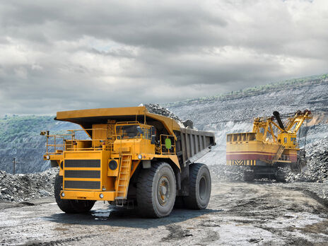 Понад 38 млн грн збитків. Керівника АТ у Закарпатті підозрюють у незаконному видобуванні гірської породи