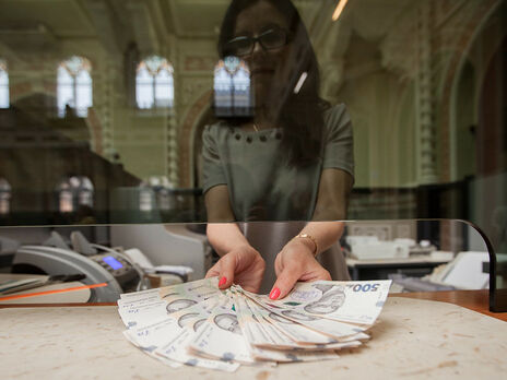 Гривна снова подорожала к доллару