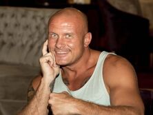 Боксер Узелков после скандального развода вслепую нашел невесту