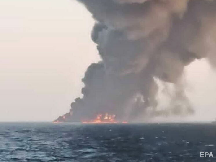 В Оманском заливе затонул крупнейший корабль ВМС Ирана
