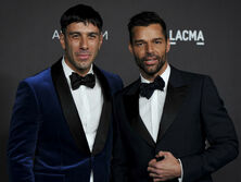 "Эмбрионы заморожены". Рики Мартин с супругом планируют завести пятого ребенка