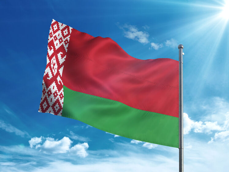 Мінськ скоротить американську дипмісію в Білорусі після відновлення санкцій