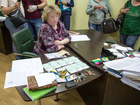 За хабар у розмірі €1 тис. антикорупційний суд засудив суддю з Броварів до шести років позбавлення волі