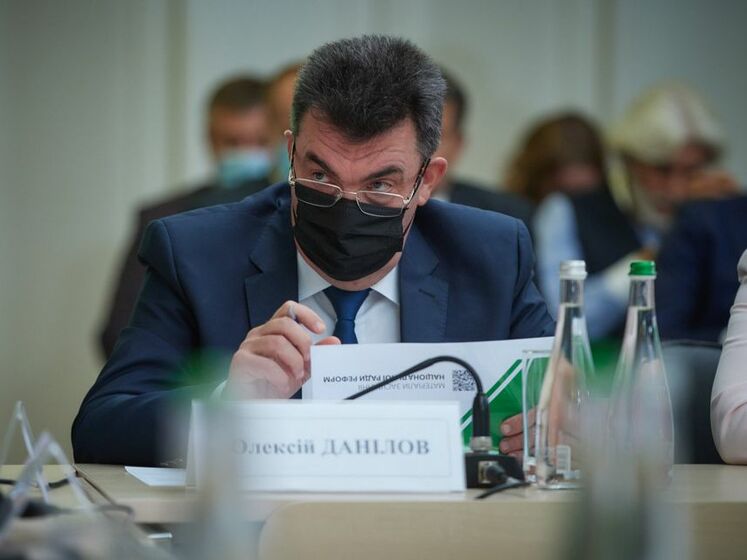 Данилов: Ни один случайный человек не может попасть в санкционные списки