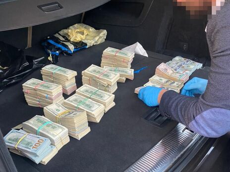 В авто волынского таможенника выявили $700 тыс. ГБР открыло уголовное производство
