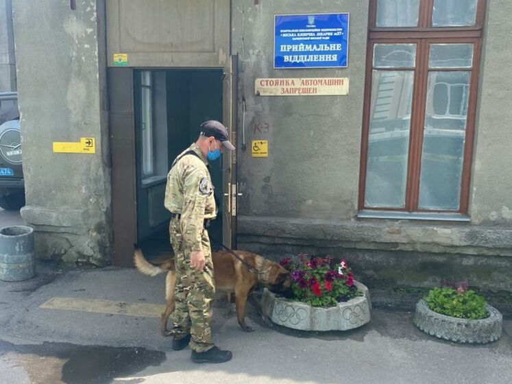 Полиция завершила проверку "заминированных" больниц Харькова
