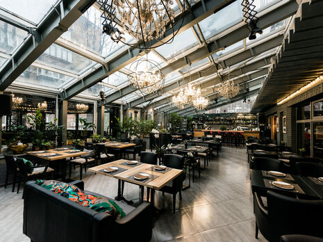 В Украине разрешили круглосуточную работу кафе и массовые мероприятия