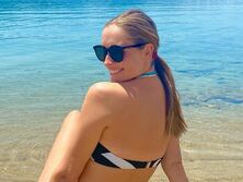 Катя Осадчая показала дизайнерское платье, которое создала вместе с Андре Таном