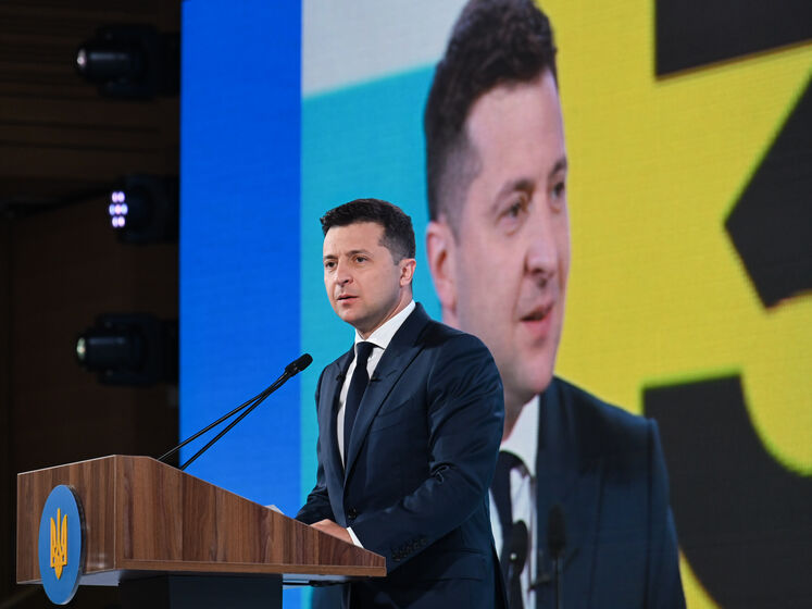 Зеленський лідирує у президентському рейтингу, рівень його підтримки впав – опитування КМІС