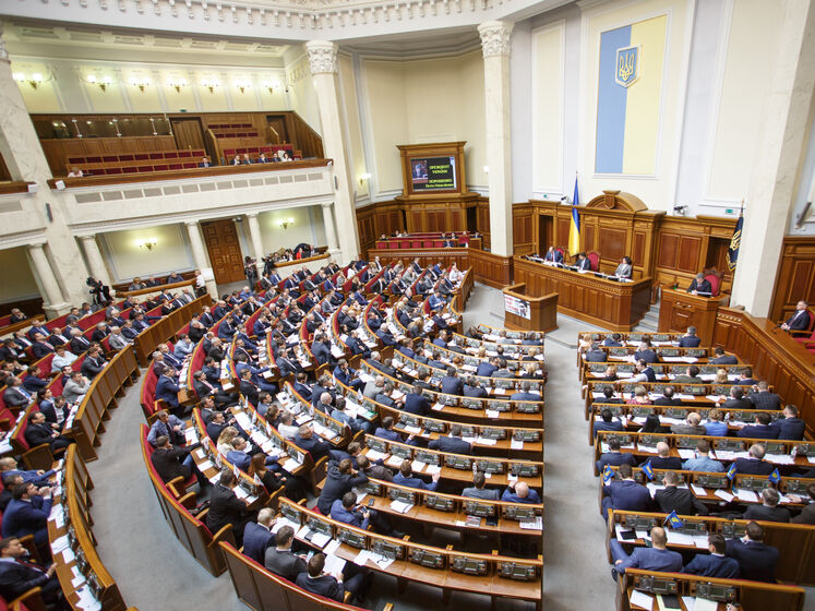 У трех партий – лидеров рейтинга политических сил в Украине примерно одинаковая поддержка – опрос КМИС