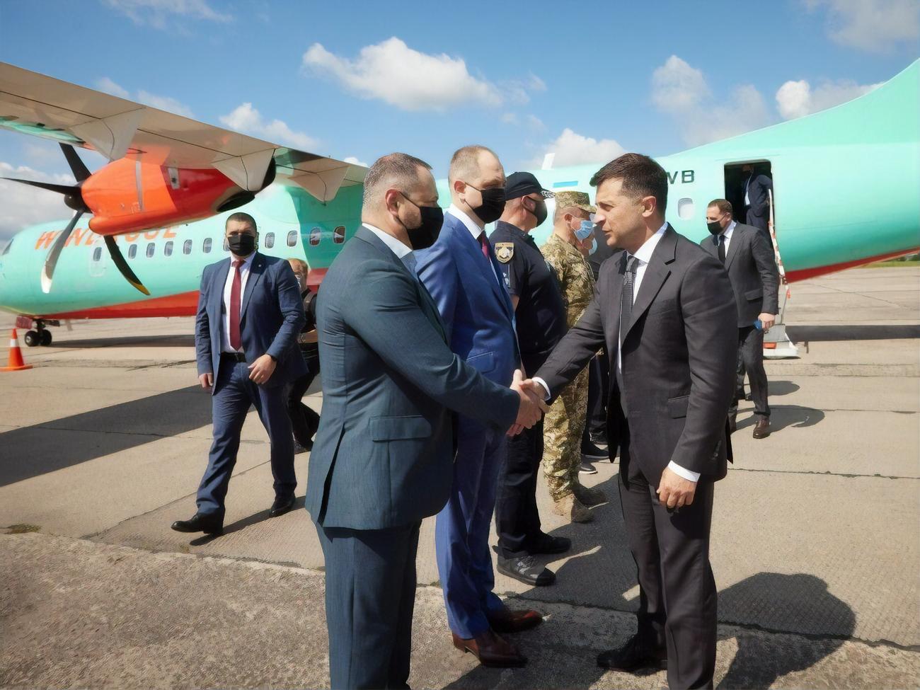 Zelensky went on a working trip to Kryvyi Rih on a regular plane – President’s Office