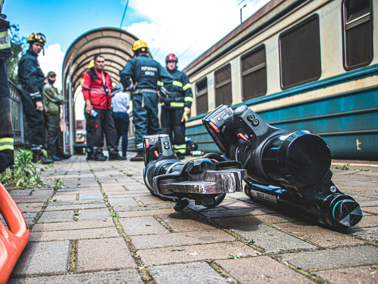 У Києві загинув чоловік – його затисло між вагоном поїзда та платформою