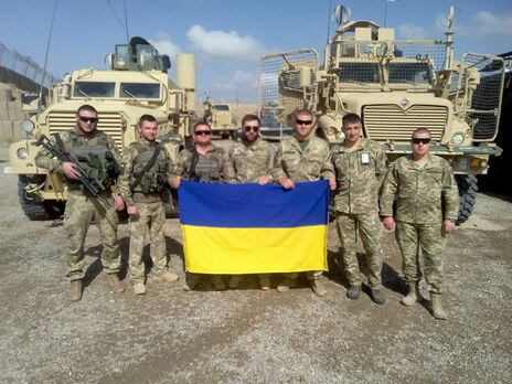 Українські військовослужбовці повернулися в Україну